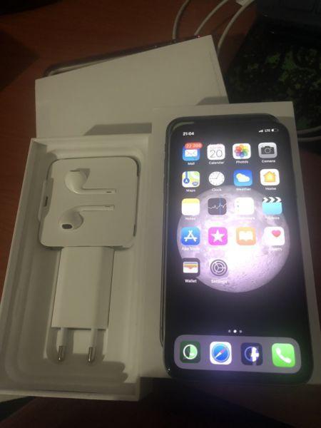 iPhone X White 256gb With Warranty Till Feb 2019 Read Ad!