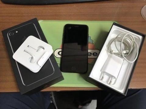 Apple iPhone 7 128gig Jet Black