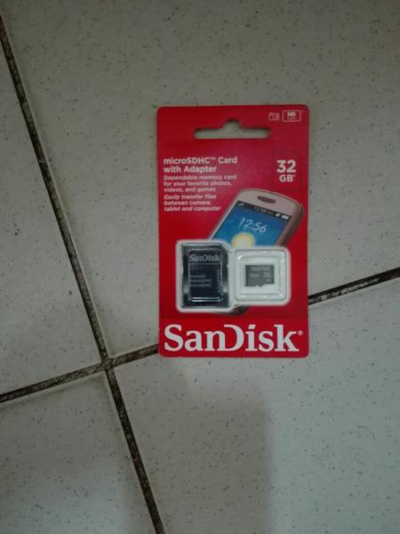 R119 // 32 GB micro sd card
