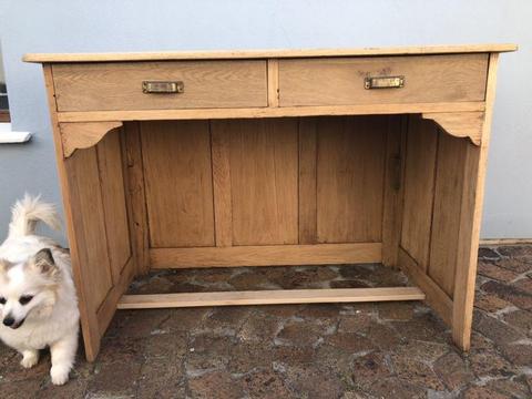 Stunning Oak desk / cupboard!!!