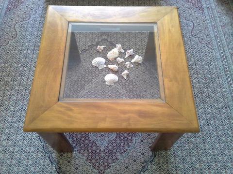 OCCASIONAL COFFEE TABLE WITH GLASS INSET