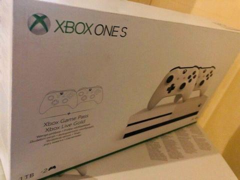 Xbox One S 1TB + 2 Controllers *SEALED*
