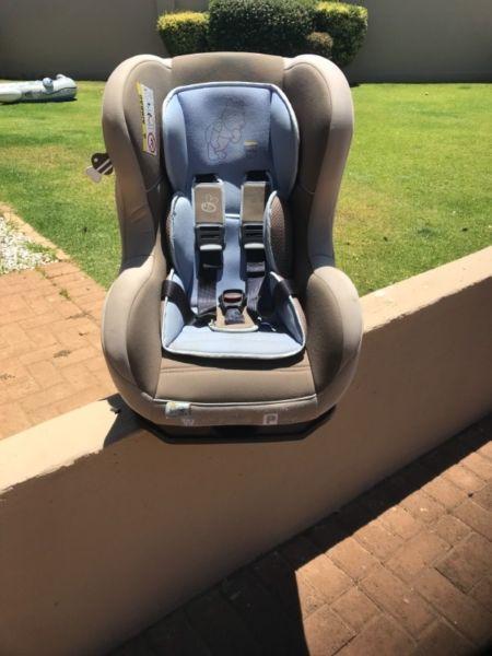 2x Baby car seats for sale