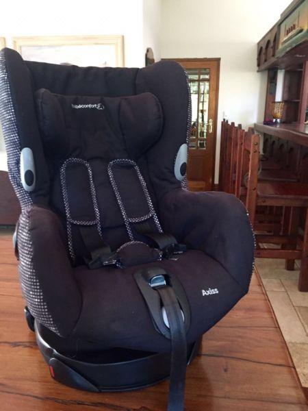 Axiss The swivel toddler car seat