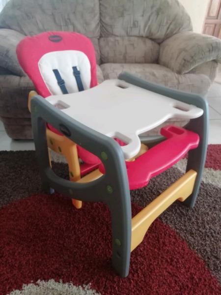 Chelino table and chair