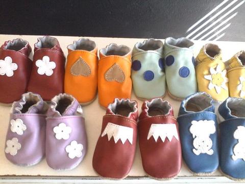 Leather baby shoes style 100