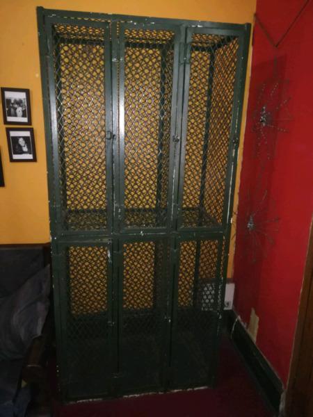 Steel mesh locker cabinet