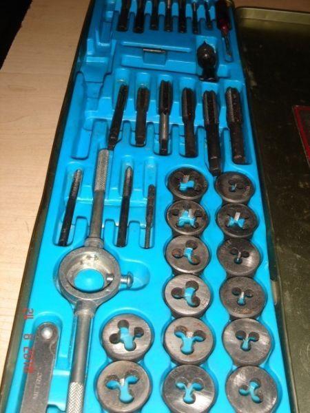 TAP and DIE set, metric combination threat, 39 pieces