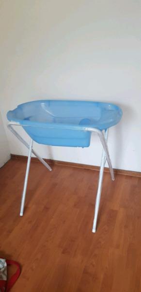 Baby bath with stand plus baby bag