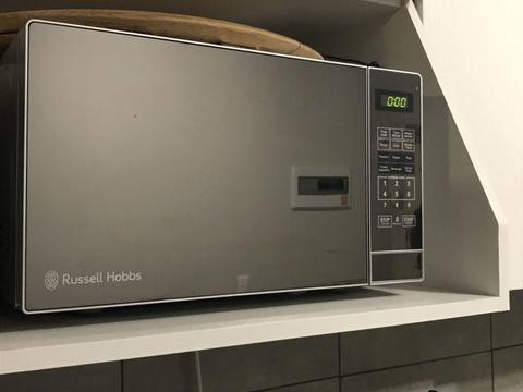 20L Russell Hobbs Microwave