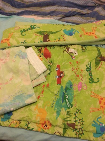 Moving sale: Baby room linen set
