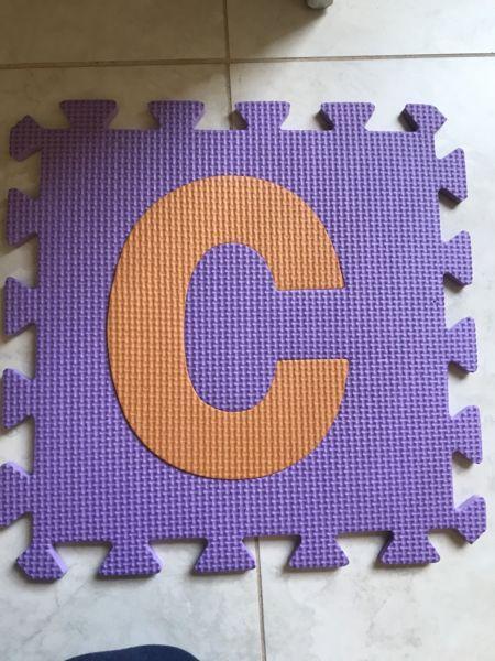 Foam floor mat for kids