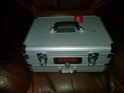 Ryobi 18v drill kit