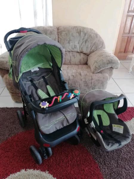 Chelino travel system with raincover