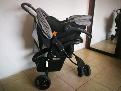 3 wheeler stroller wit infant car seat for sale