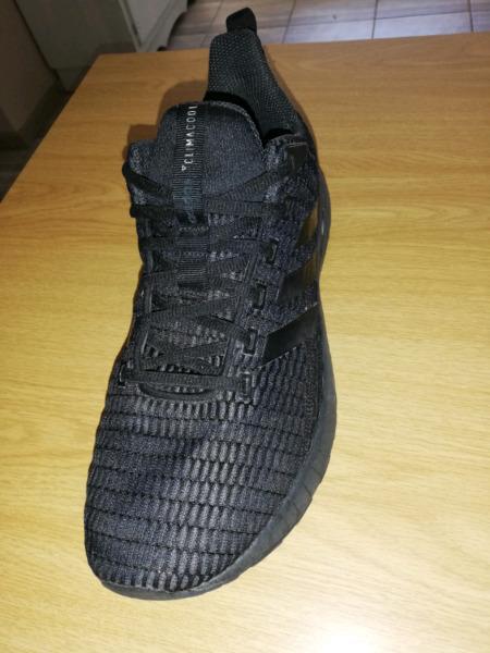 Adidas Questar CC running shoes - R650