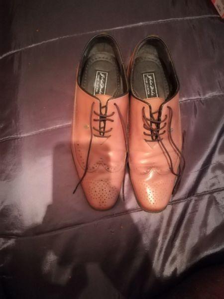 Formal Shoe John Drake size 9 for Sale R500