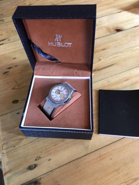 Watch - Like New in Box - Excellent - Guarantee