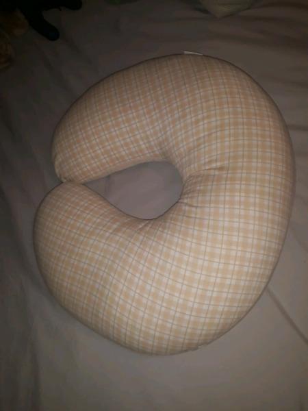 Feeding pillow and Babysense sling