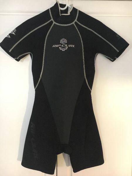 wetsuit childrens size 10