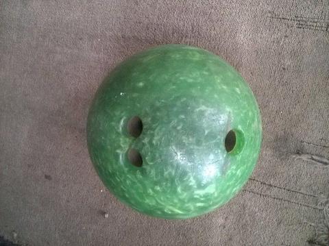 Seven Bowling Balls for ten pin bowling, with one skittle/ pin - R100 each or take the lot for R500