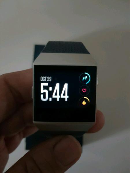 Fitbit Ionic Smart watch gps tracker