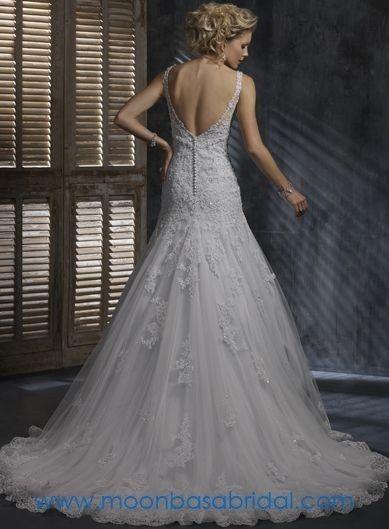 Wedding Dress Size 8 - Maggie Sottero Design