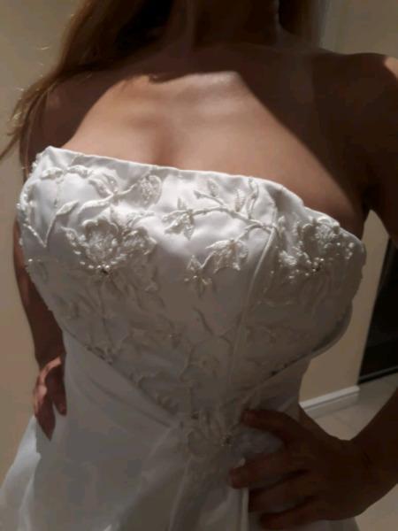 Wedding Gown purchased in London (R6500) neg