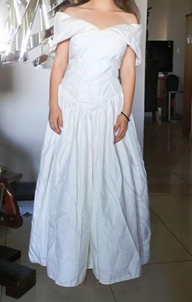 wedding dress , ivory , size UK 10-12
