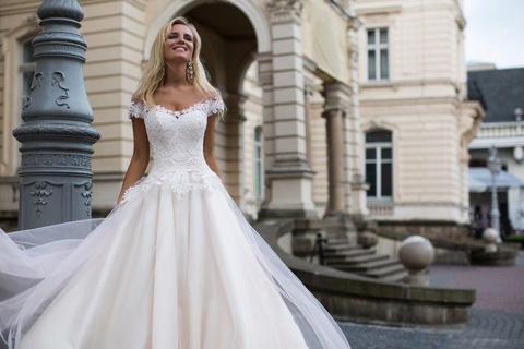 Wedding Dresses by Oksana Mukha 2018