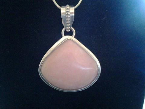BEAUTIFUL PINK OPAL PENDANT IN .925 SILVER - .925 SILVER CHAIN INCLUDED - FREE SHIPPING!