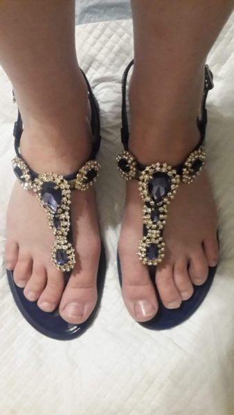 Sandals - Ad posted by bernice.bilton04