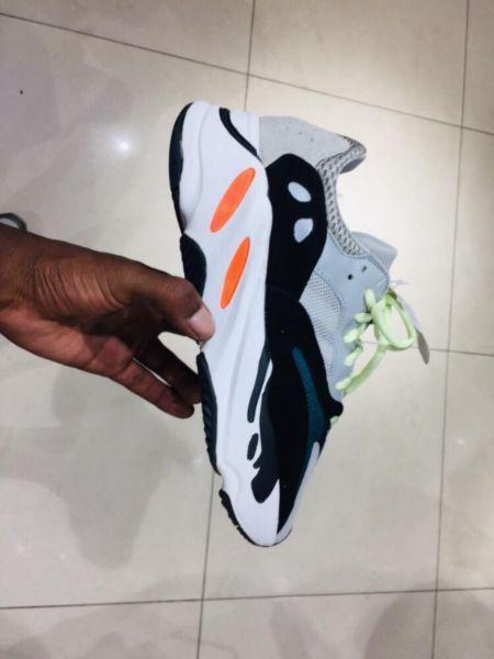 Yeezy 700 R2000 Available now Contact (Whatsapp): 0625133048