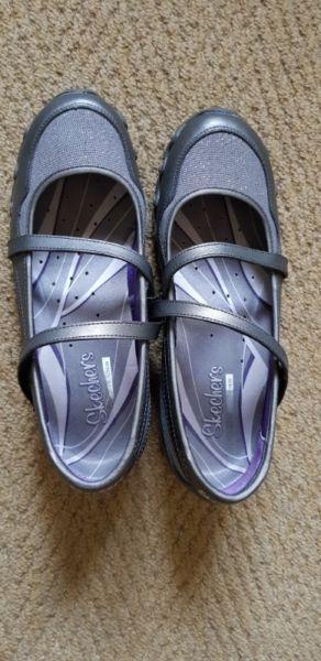 Skechers Footwear size 4