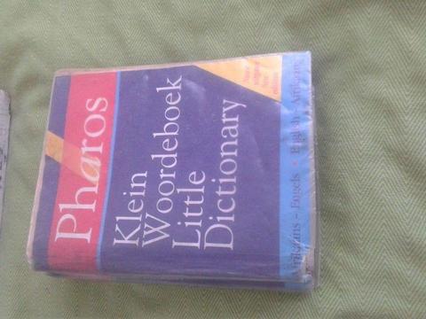 English and Afrikaans textbooks