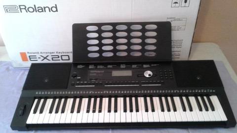 Keyboard Roland E-X20 as new in box ideal for church bands etc R3700 - 0664381089