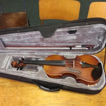 Violin - Ad posted by Tricia Brink-Jones