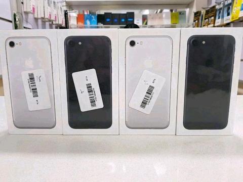 NEW IPHONE 7 SILVER 32GB