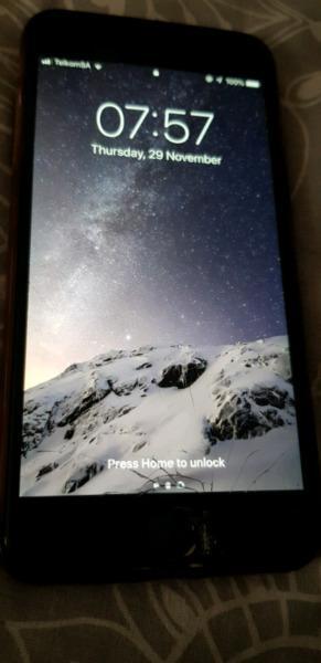 iPhone 6s plus (Cracked Screen)