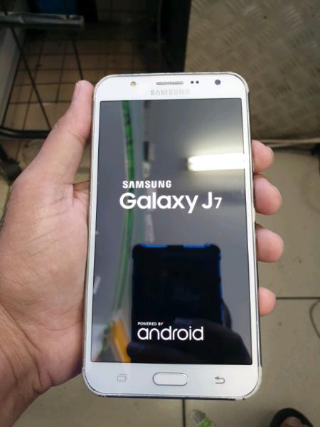 Samsung Galaxy J7 4g big Screen Phone