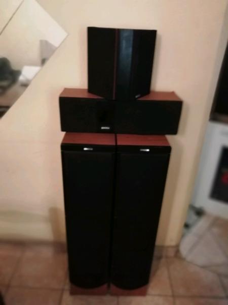 Enzer set of speakers