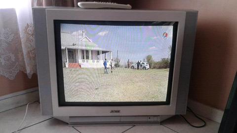 Akai 74cm tv in exel cond with remote R850 - 0664381089