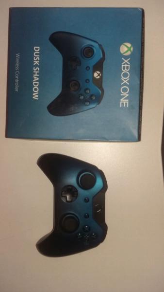 Xbox one dusk shadow controller