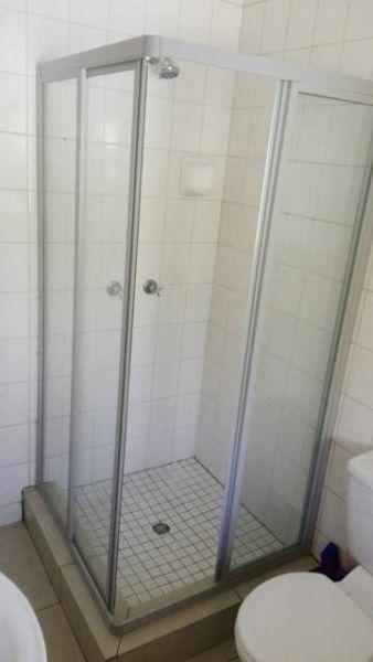 Shower Enclosure + Bath Tub, used