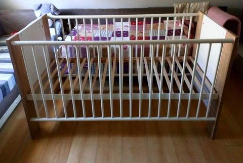 !!! PRICED TO CLEAR !!! BRAND NEW BABY COTS ONLY R899