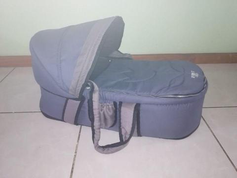 Baby carry cot bassinet + sleepy sac