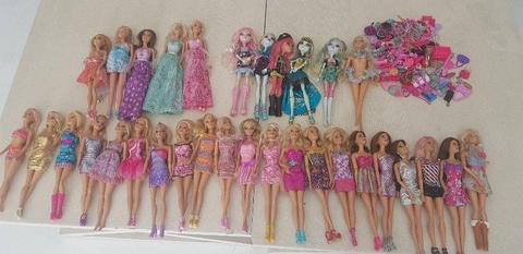 Barbie dolls R100