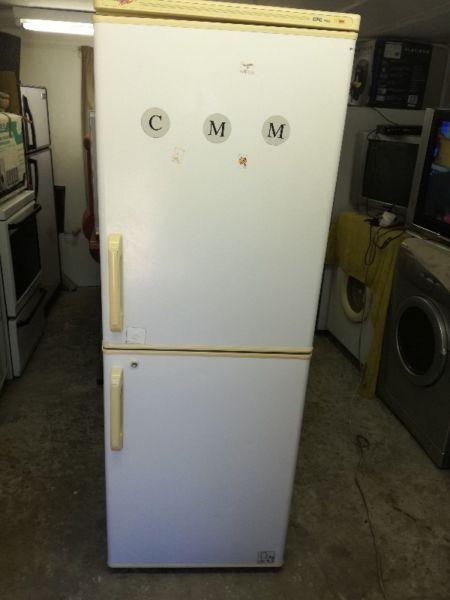 Fridge freezer....R1200