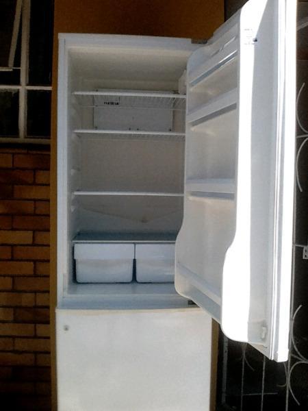 KIC fridge freezer 300L for sale