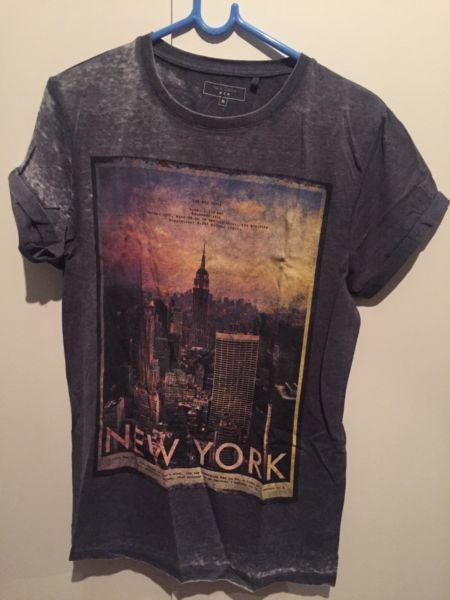 Men’s medium New York importer T-shirt